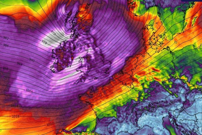 Enkele weerdiensten hebben al code oranje afgekondigd voor de krachtige wind die storm Isha met zich zal meebrengen.