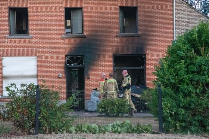 De woning aan de Diepestraat raakte zwaar beschadigd door een brand.