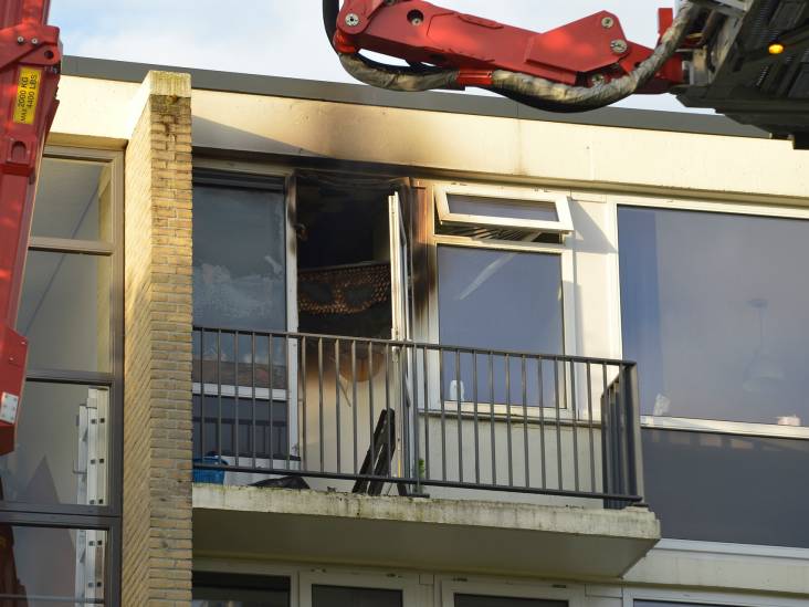 Gewonde bij uitslaande woningbrand in Breda