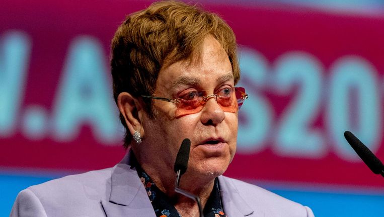 Elton John zet zich al 25 jaar in met zijn stichting voor mensen met aids. Beeld anp