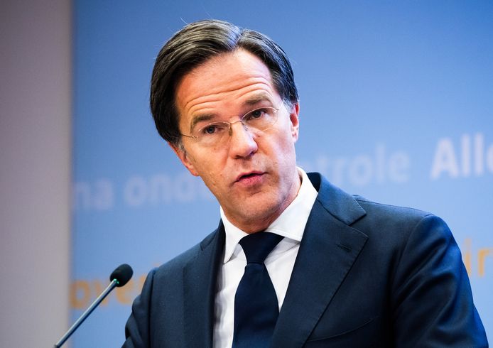 Premier Rutte tijdens de persconferentie vandaag. De omstreden avondklok moet dit weekeinde ingaan, als de Kamer akkoord gaat.