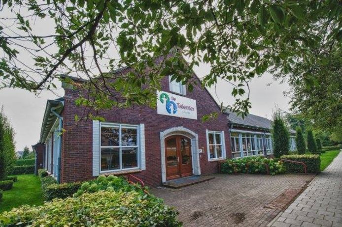 De scholen in Wierden en Enter zorgen de komende jaren voor een flinke kostenpost.
