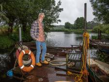 Deze zomer geen heen-en-weer voor Zwolse pontbaas Jacob (77), maar: ‘de mensen blijven maar komen’