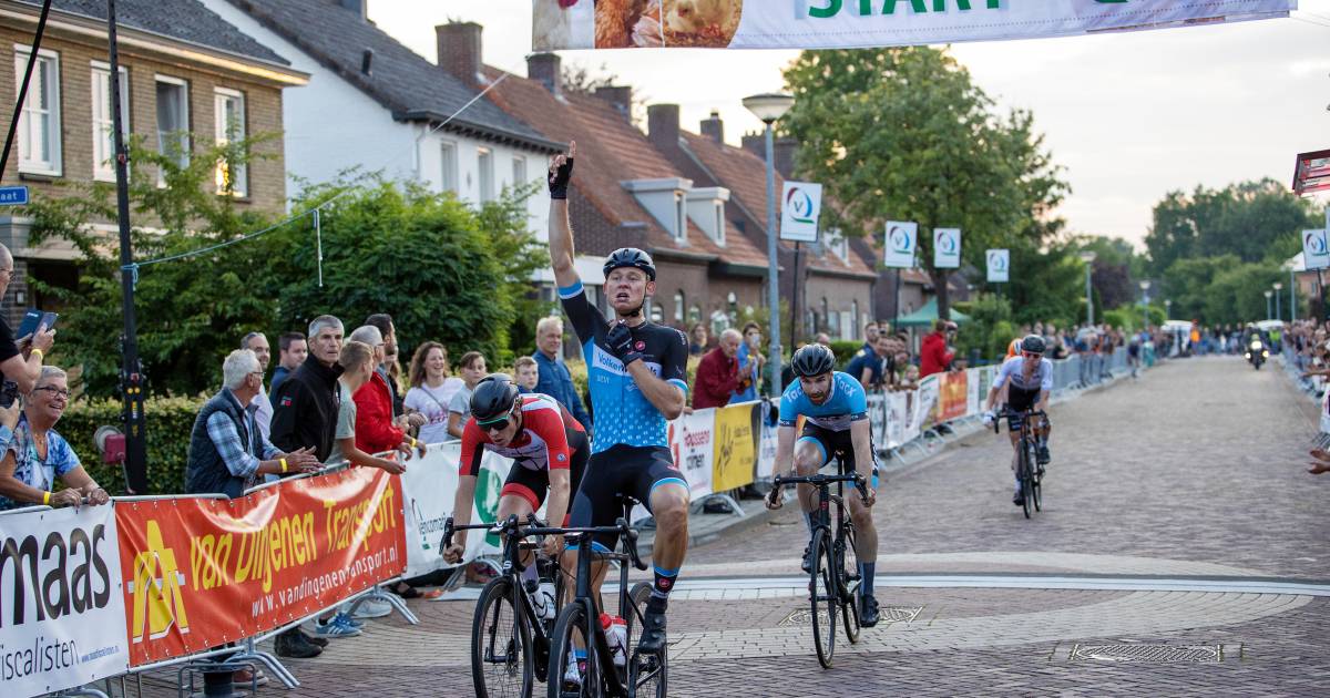 Nick van der Meer is de snelste bij ‘ouderwets’ wielerfeest in Duizel