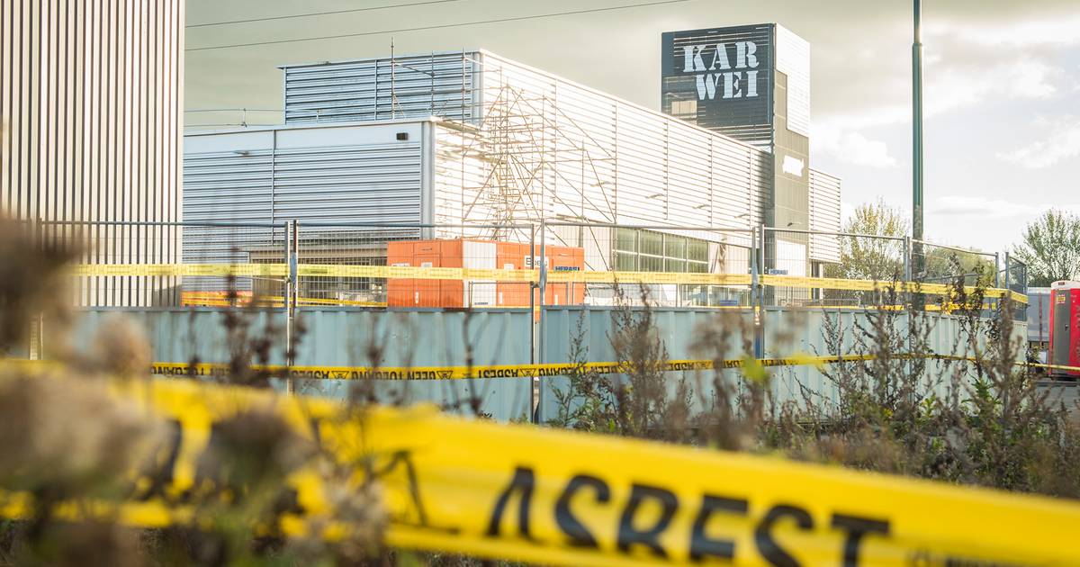 Bouwmarkt Karwei nog steeds onbereikbaar na grote 'asbestbrand' Nieuwegein | Utrecht