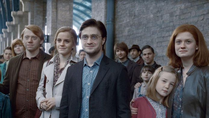 Armstrong deuropening Ooit Negentien jaar later: J.K. Rowling en fans vieren eerste schooldag van zoon Harry  Potter | Celebrities | hln.be