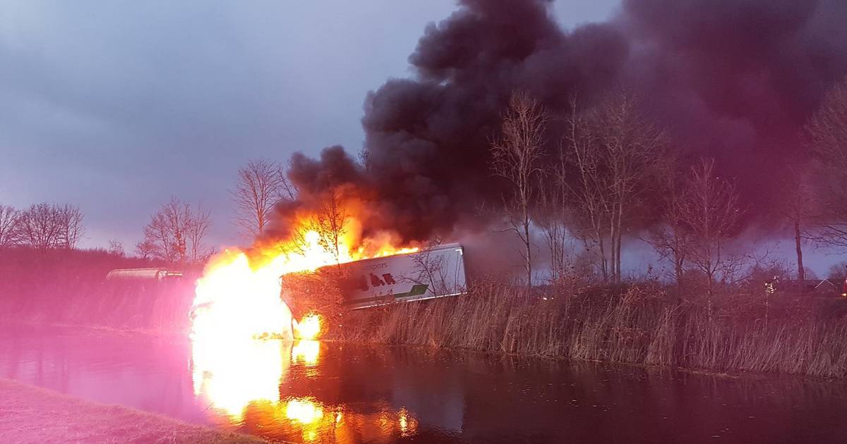Watervervuiling door vrijgekomen diesel na dodelijk ongeluk Dedemsvaart.