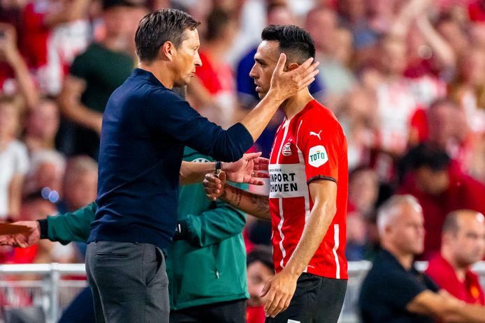 Roger Schmidt en Eran Zahavi.