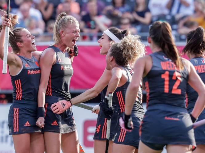Oranje geeft Engeland pak rammel (8-0) en kan zondag Europese titel verlengen