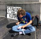 Deze eenzame staker blijft actievoeren tegen de klimaatcrisis 