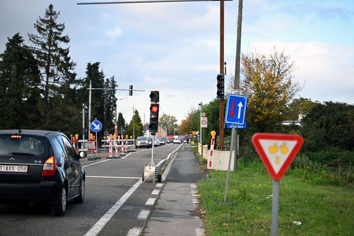 De ingezakte Dijlebrug wordt vanaf september vervangen.