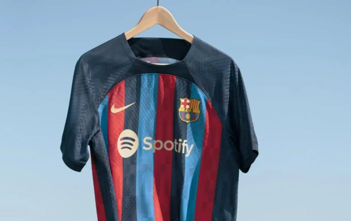 conservatief Destructief resultaat Fans smullen van nieuwe truitjes FC Barcelona, met voor het eerst Spotify  als shirtsponsor | Primera Division | hln.be