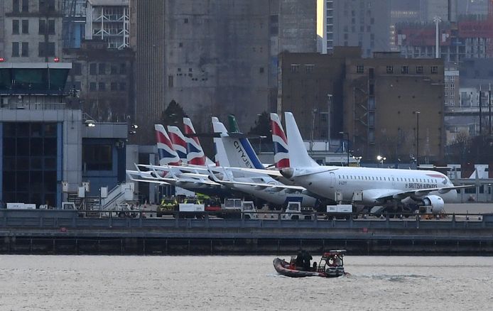Het vliegverkeer op London City Airport lag vanwege de bom de gehele dag stil