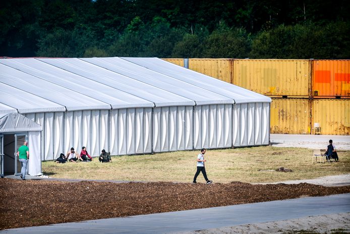 Zoutkamp, noodopvang overlooplocatie COA in De Marnewaard.