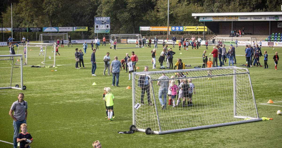 Jonge Denekamper rijdt tot twee keer in op fietsers: ‘Ik kon er niet langs’