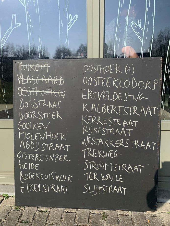 De straten waar er al afval was opgehaald, werden vakkundig bijgehouden.