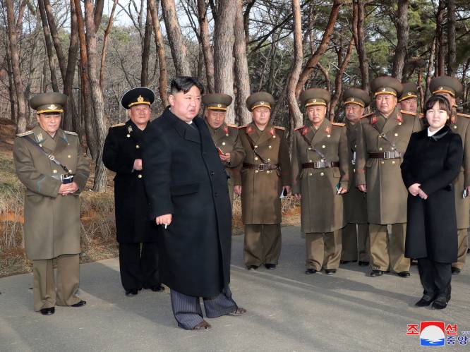 Noord-Koreaanse leider Kim Jong-un beveelt leger om versterkte militaire manoeuvres uit te voeren “ter voorbereiding op echte oorlog”
