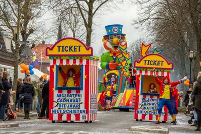 De mooiste carnavalswagens rijden bij Karvanstal