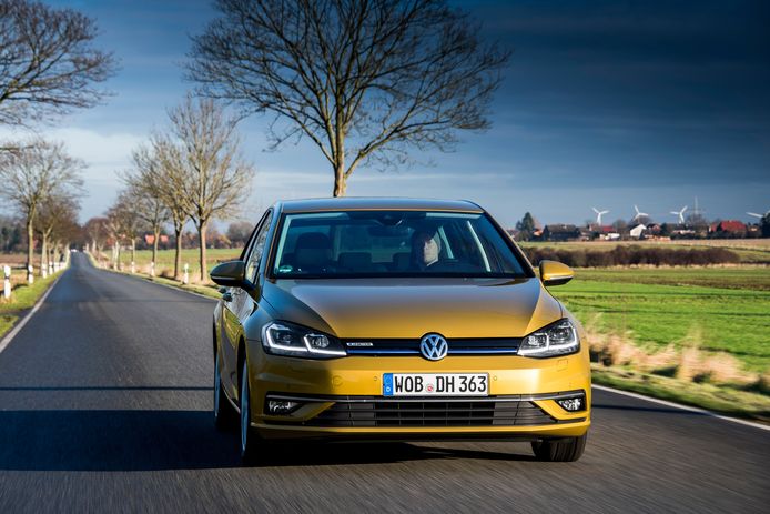 Tegen 2030 wil Volkswagen alleen nog maar elektrische wagens produceren.