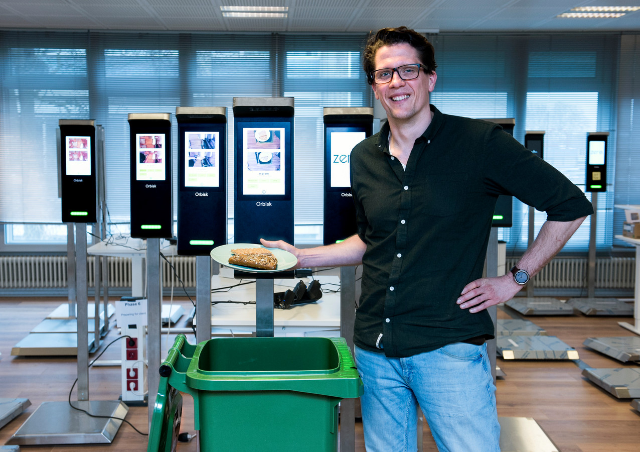 Olaf (35) bedacht ingenieus apparaat dat bergen voedsel bespaart:  'Weggooien van eten kost heel veel geld' | Foto | AD.nl