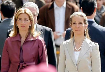 Ophef in Spanje: zussen van koning Filipe lieten voor hun beurt coronaprik zetten voor bezoek aan Juan Carlos