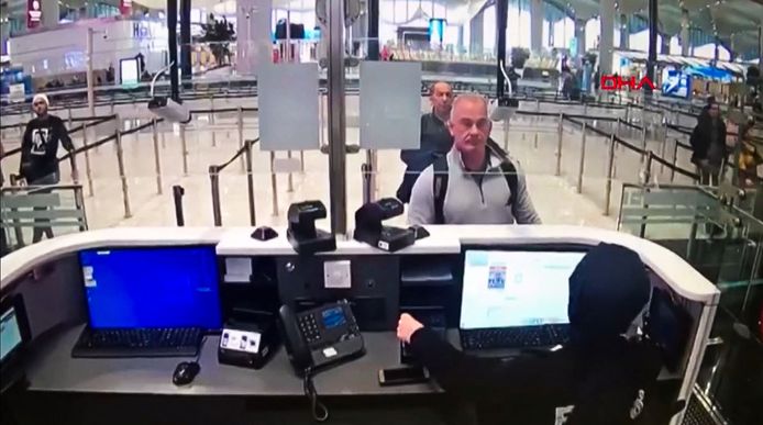 Michael Taylor et George Antoine Zayek à l'aéroport d'Istanbul.