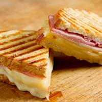 Is een tosti ongezonder dan een boterham met ham en kaas?