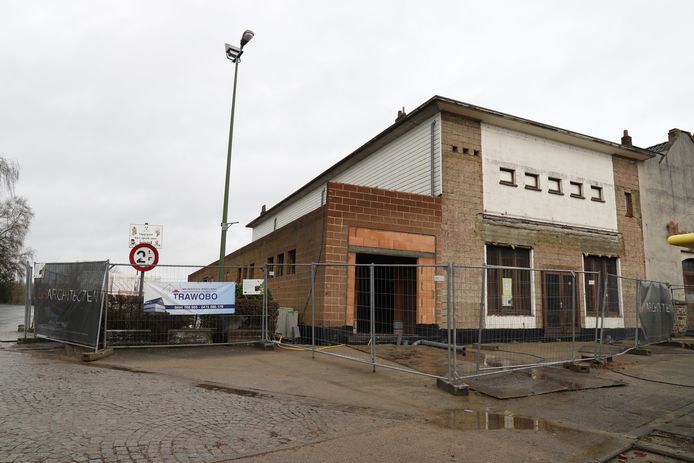 Een beeld van zaal Edele-Brabant in Strijland voor de renovatie.