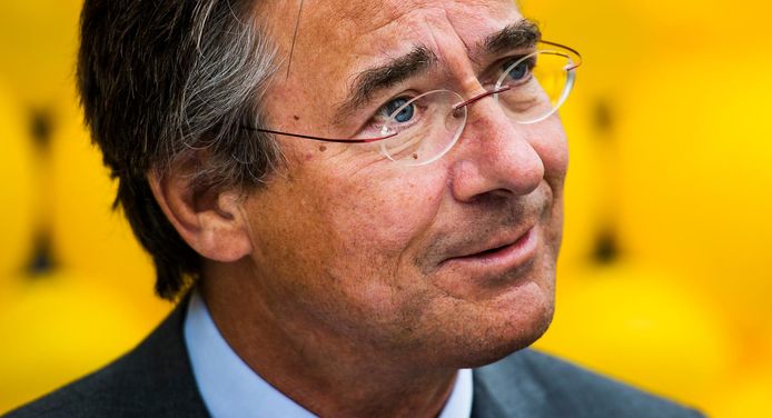 Gedeputeerde Staten van Limburg verstrekte opdrachten aan oud-politici, onder wie Maxime Verhagen, en hadden daarbij weinig oog voor mogelijk andere geschikte kandidaten, volgens de Zuidelijke Rekenkamer.