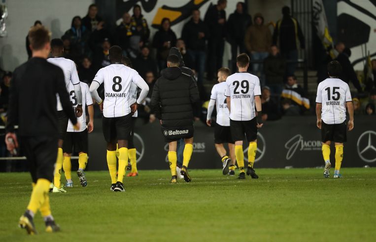 De spelers van Sporting Lokeren. Beeld BELGA