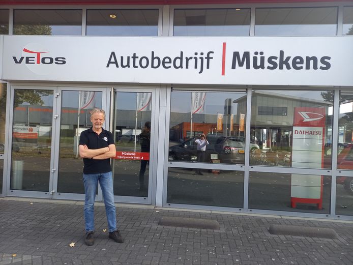 Jacques Müskens voor zijn autobedrijf.