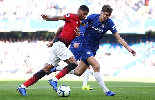 Manchester United's Marcus Rashford (left) Chelsea's Marcos Alonso battle for the ball © PHOTO NEWS / PICTURE NOT INCLUDED IN THE CONTRACTS  ! only BELGIUM !