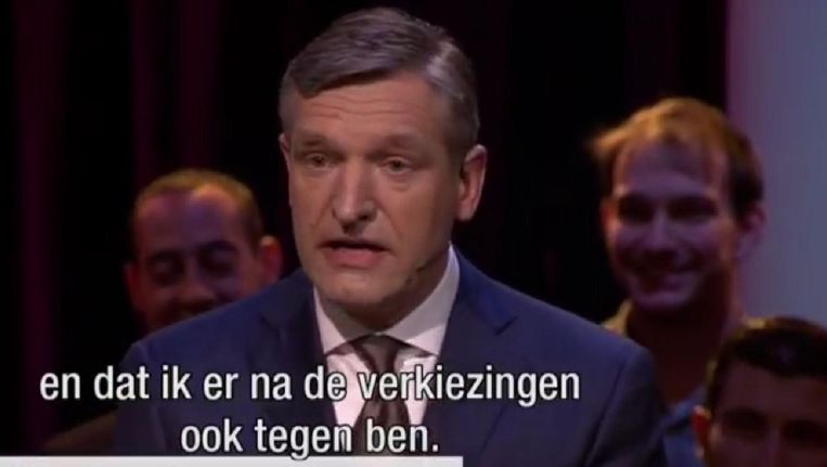 De nee-schudders achter Buma. Beeld Still uit video