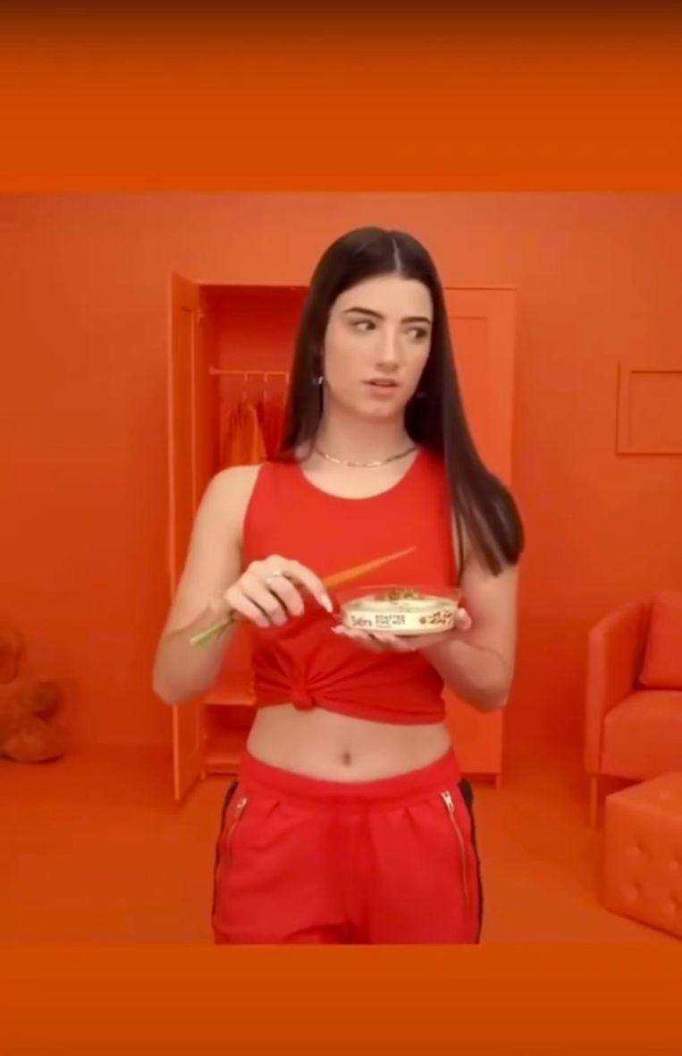 Een cameo van Charli D’Amelio (22 miljoen TikTok-volgers) in een Superbowl-commercial. Beeld rv