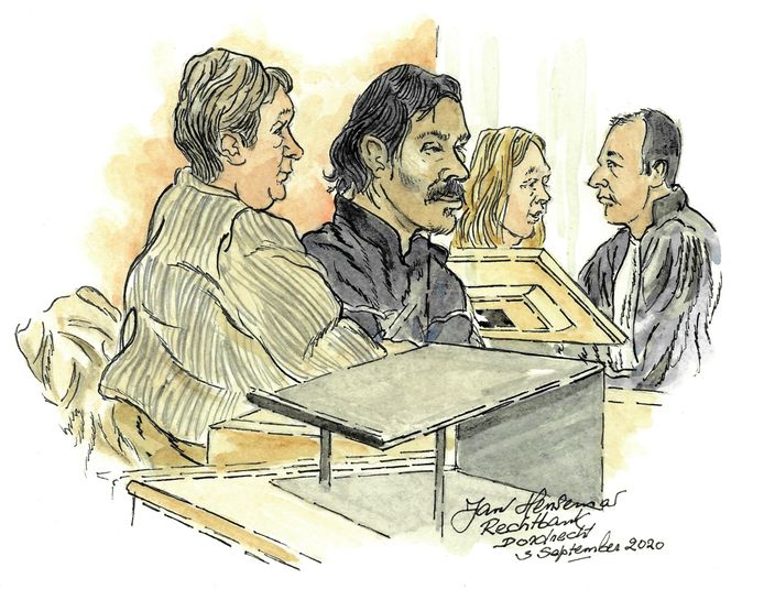 Van links naar rechter, de tolk, verdachte N.N. advocaat Renée van den Hemel en een rechter.