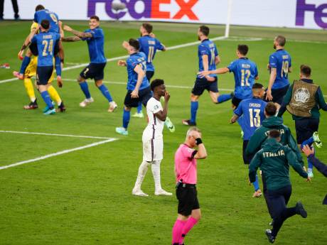 Saka nam nog nooit een penalty: ‘Verlegen jochie mag je nooit met zoveel verantwoordelijkheid opzadelen’
