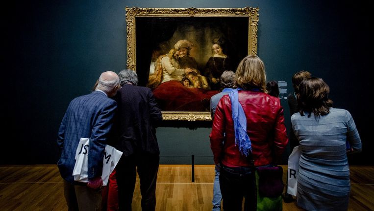 scherm vriendelijke groet Vulkaan Koning opent expositie Late Rembrandt in Rijksmuseum | Het Parool