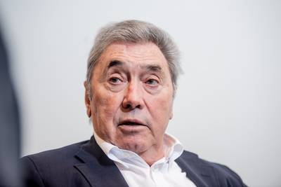 Wielerlegende Eddy Merckx (78) weer thuis na succesvolle operatie aan darmen