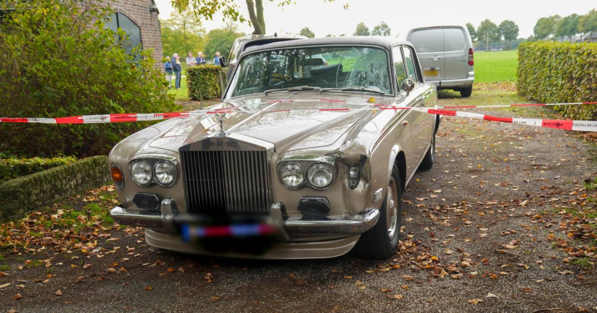 Wielrenner overlijdt door aanrijding met oldtimer.