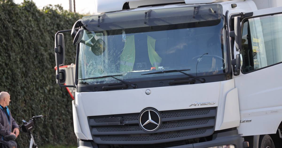 Man komt voor ogen van zijn vrouw om het leven bij ongeluk met vrachtwagen.