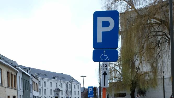 Je auto zetten op een parkeerplaats voor mensen met een handicap? Deze boete riskeer je