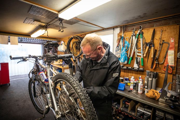 Bedrijven hebben steeds meer moeite met het vinden van personeel. Fietsenmakers zijn bijvoorbeeld lastig te vinden.