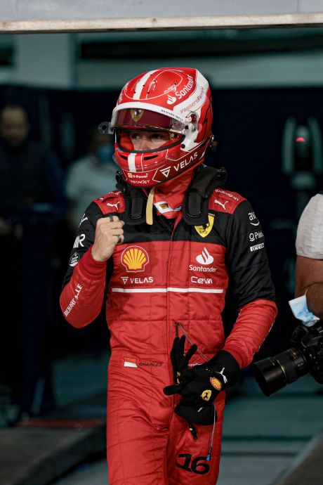 Grand Prix de Bahreïn: Leclerc offre à Ferrari la première pole de la saison