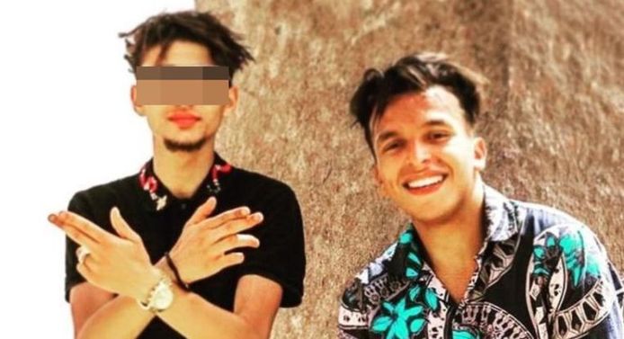 De veroordeelde rapper Moreno (l) trok deze zomer naar Ibiza om samen met zijn vriend Soufiane Eddyani een videoclip op te nemen.