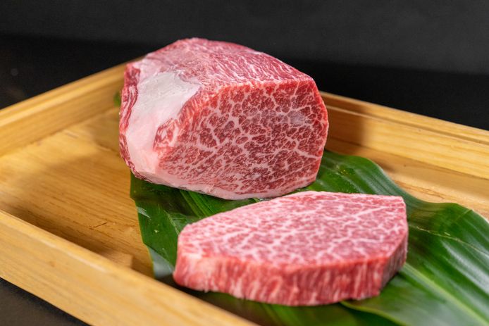 Het A5 Wagyu-rundvlees kost meer dan een doorsnee steak.