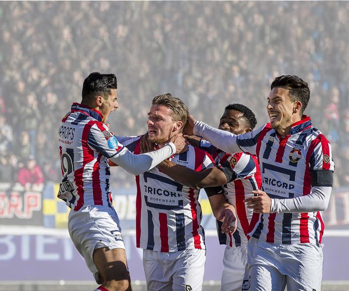 Vreugde na de enige treffer in de wedstrijd tegen Roda  bij Willem II speler Ben Rienstra.