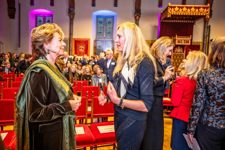 Bijeenkomst van topvrouwen in de Ridderzaal in Den Haag, met onder anderen oud-Eurocommissaris Neelie Kroes (links). Beeld Raymond Rutting / De Volkskrant
