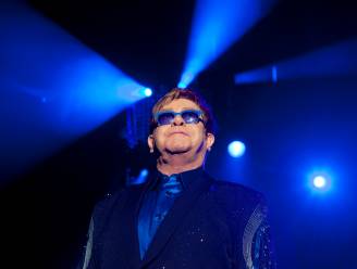 Elton John schiet ex-verloofde van 50 jaar geleden financieel te hulp