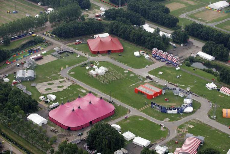 fluiten Kritiek Implementeren Moet Lowlands de Alpha-tent niet eens gaan afbreken? | Het Parool