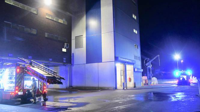Alweer brandje bij veevoederfabrikant Dumoulin: brandweer bijna vijf uur in de weer